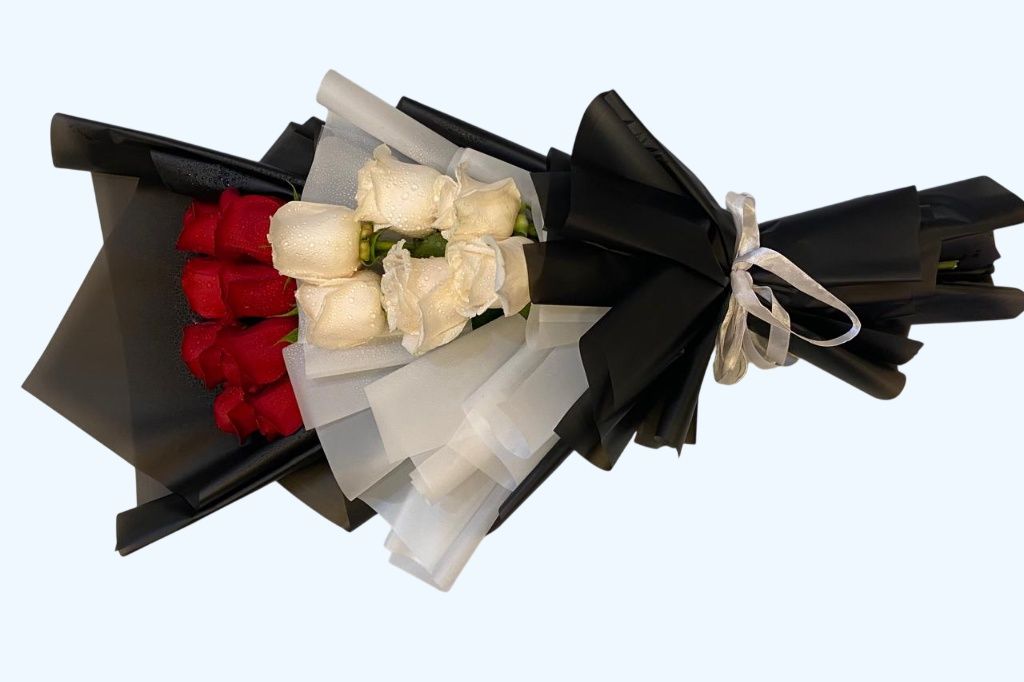 Red Roses & White Rose 444